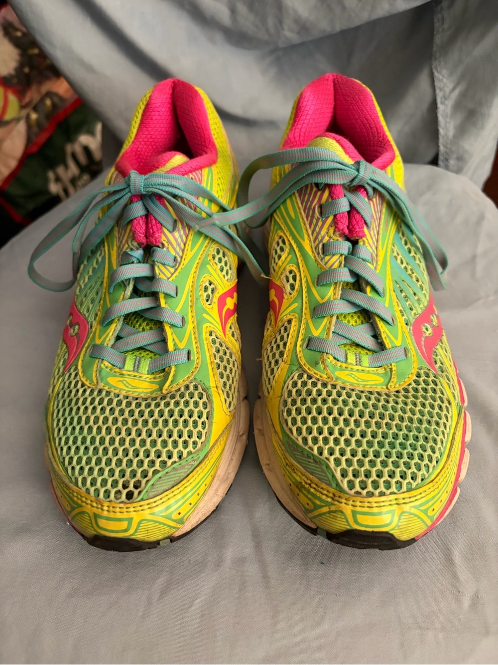 Saucony Women's Yellow & Pink & Teal Running Shoes size 7.5